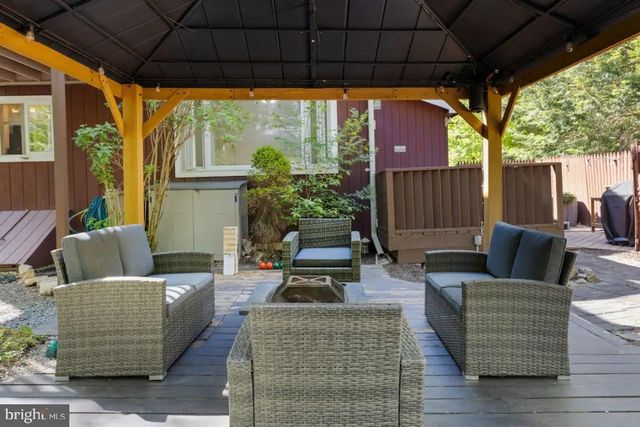 635 PATRIOT LN, Pocono Summit, PA 18346