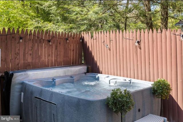 635 PATRIOT LN, Pocono Summit, PA 18346