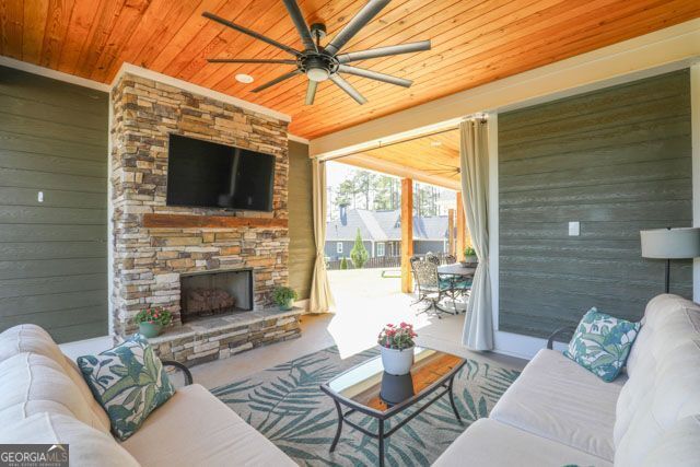112 Bluewater Boulevard, Eatonton, GA 31024