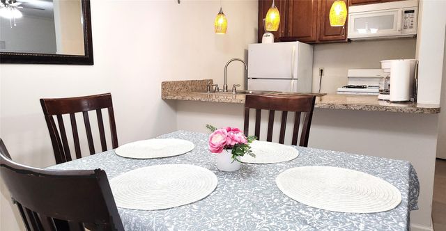 4727 W Alabama Street 105, Houston, TX 77027