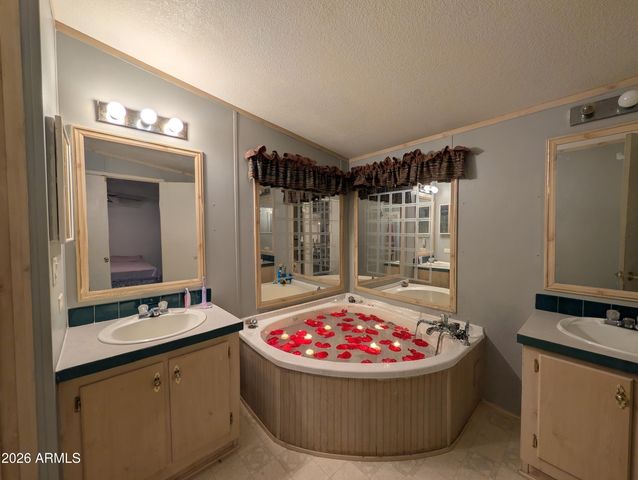 520 S CRISMON Road, Mesa, AZ 85208