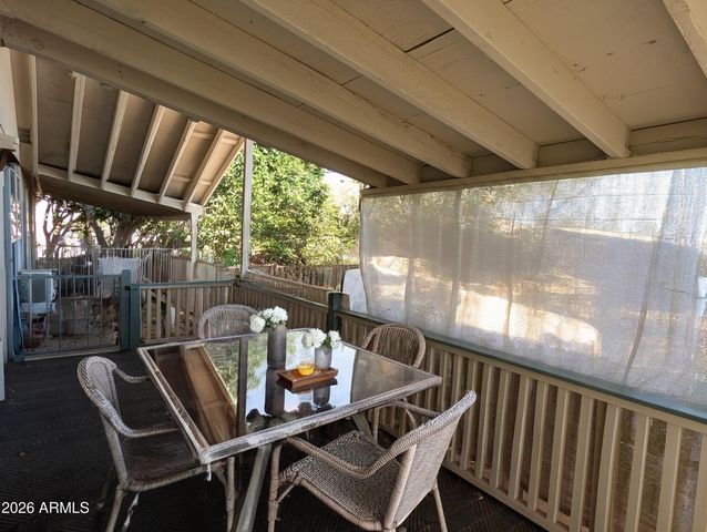 520 S CRISMON Road, Mesa, AZ 85208