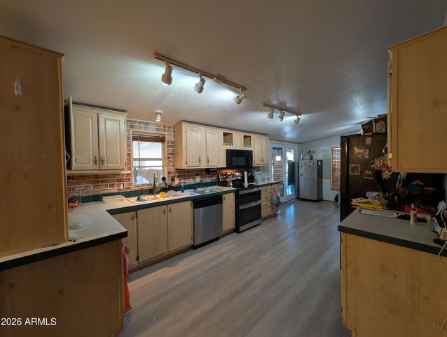 520 S CRISMON Road, Mesa, AZ 85208