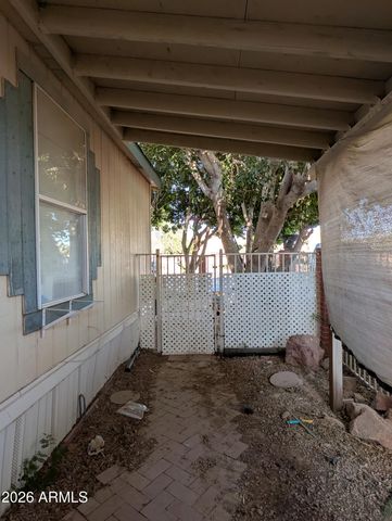 520 S CRISMON Road, Mesa, AZ 85208
