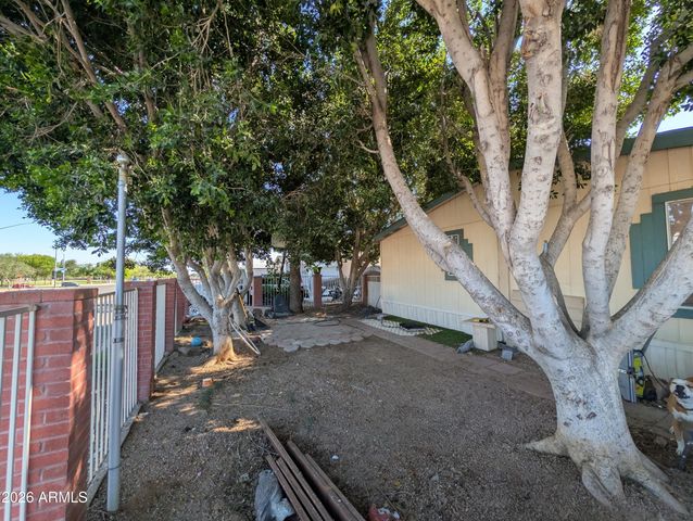520 S CRISMON Road, Mesa, AZ 85208