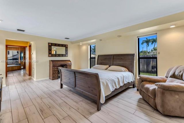 5201 Jefferson St, Hollywood, FL 33021