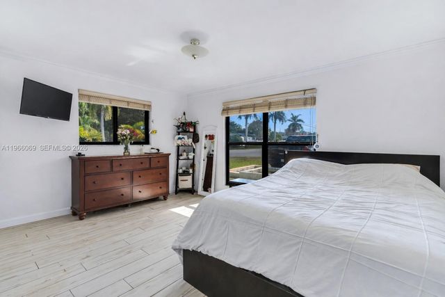 5201 Jefferson St, Hollywood, FL 33021