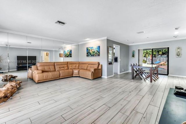 5201 Jefferson St, Hollywood, FL 33021