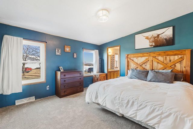 W4859 Meyers ROAD, La Crosse, WI 54601