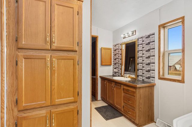 W4859 Meyers ROAD, La Crosse, WI 54601