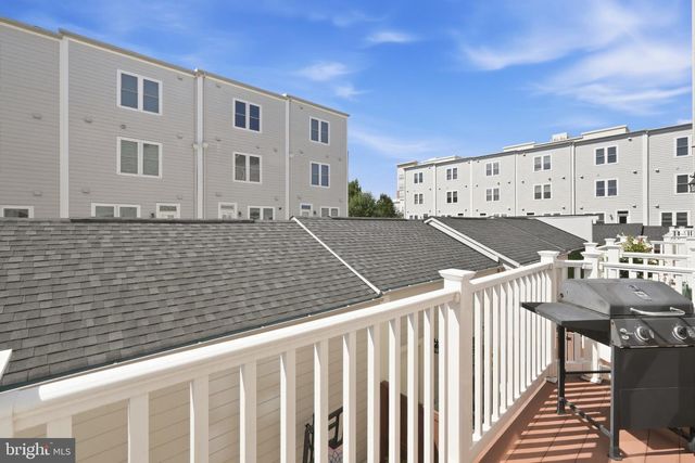 1132 S GLEBE RD, Arlington, VA 22204