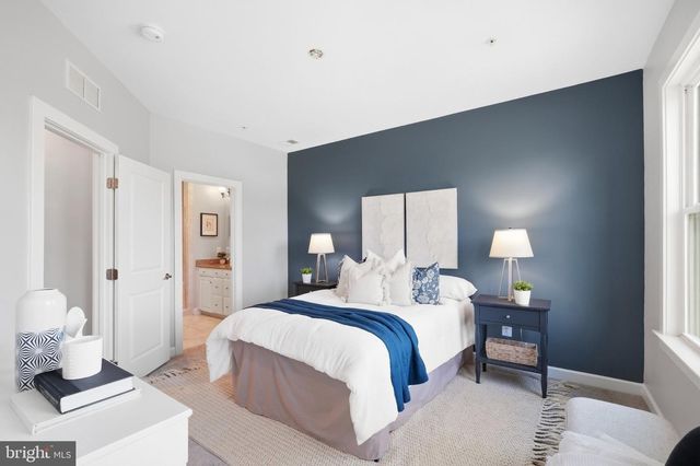 1132 S GLEBE RD, Arlington, VA 22204