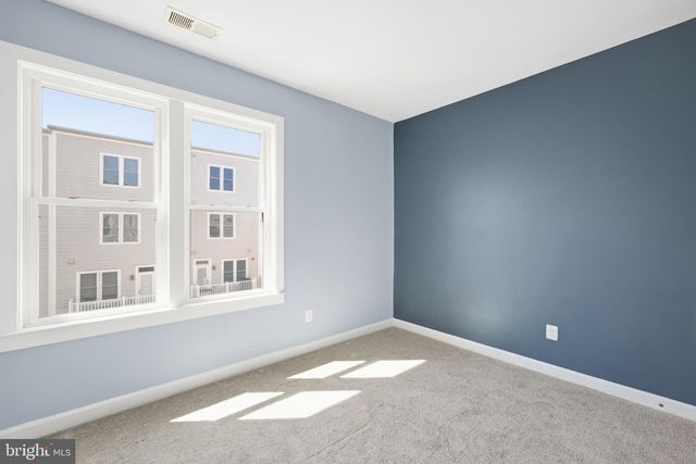 1132 S GLEBE RD, Arlington, VA 22204