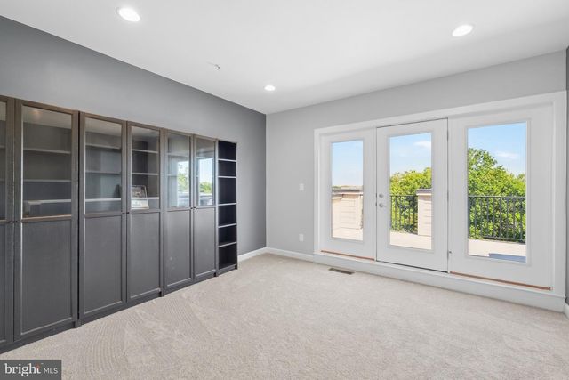 1132 S GLEBE RD, Arlington, VA 22204