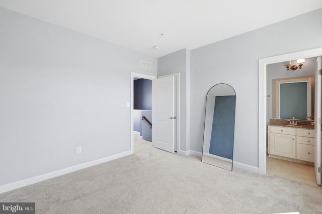 1132 S GLEBE RD, Arlington, VA 22204
