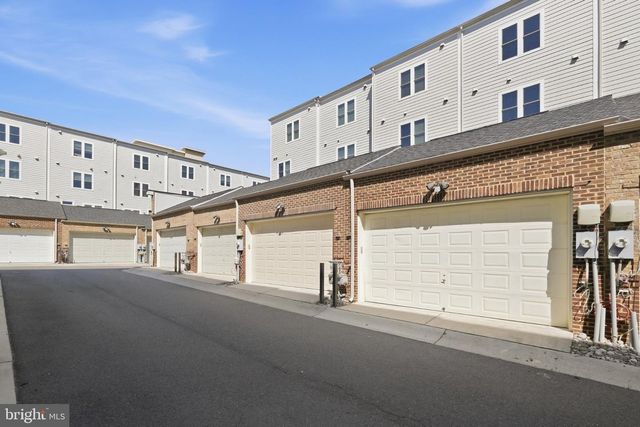 1132 S GLEBE RD, Arlington, VA 22204