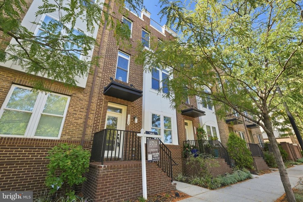 1132 S GLEBE RD, Arlington, VA 22204