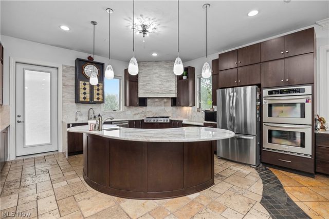 2240 Sunrise Oval, Medina, OH 44256