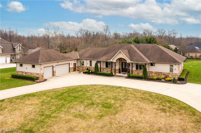 2240 Sunrise Oval, Medina, OH 44256