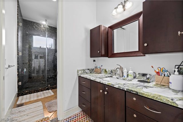 2240 Sunrise Oval, Medina, OH 44256