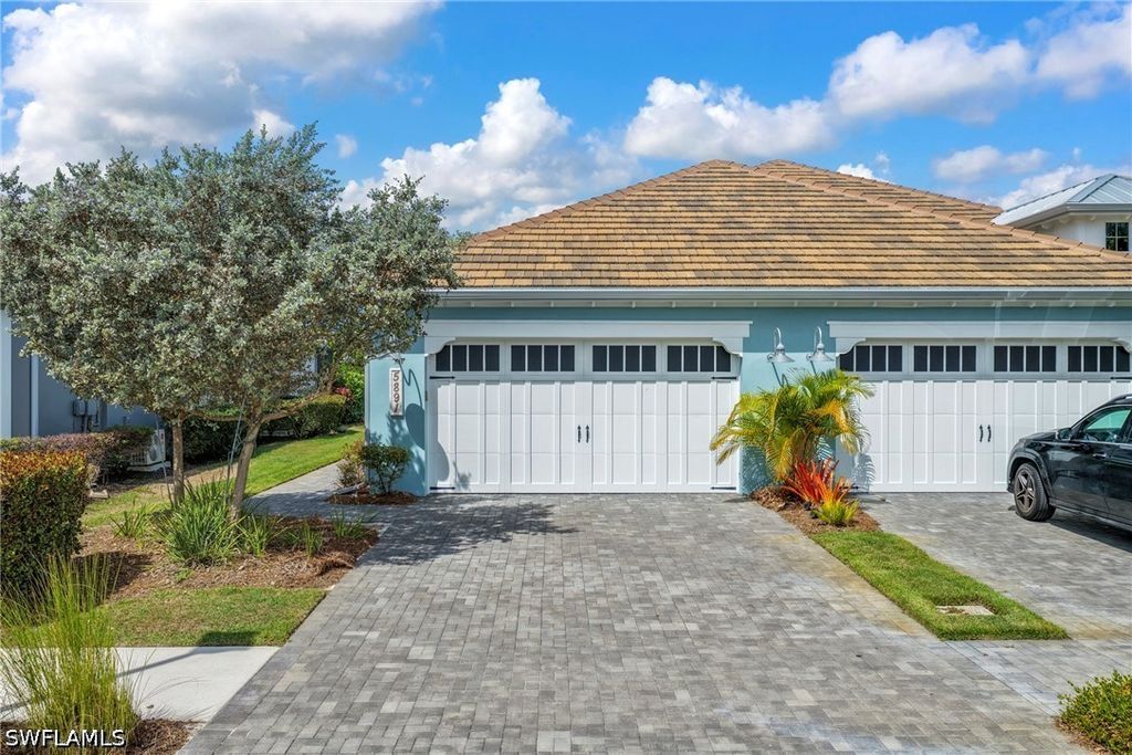 5891 Haiti DR, Naples, FL 34113