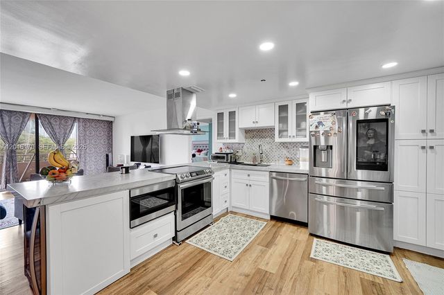 11113 Biscayne Blvd 255, Miami, FL 33181