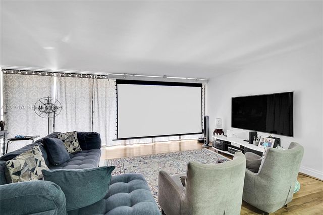 11113 Biscayne Blvd 255, Miami, FL 33181
