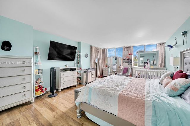 11113 Biscayne Blvd 255, Miami, FL 33181