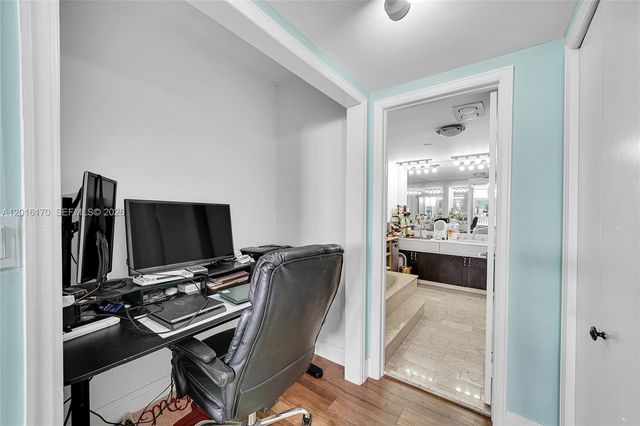 11113 Biscayne Blvd 255, Miami, FL 33181
