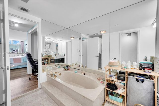 11113 Biscayne Blvd 255, Miami, FL 33181