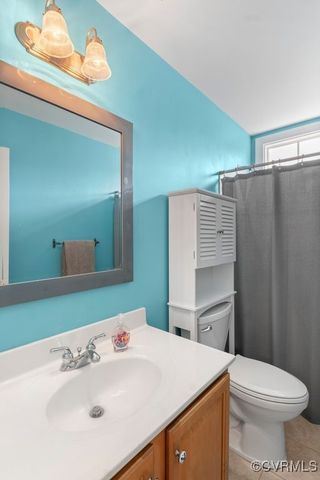 15585 Fox Cove Cir, Moseley, VA 23120