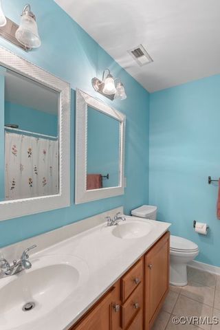 15585 Fox Cove Cir, Moseley, VA 23120
