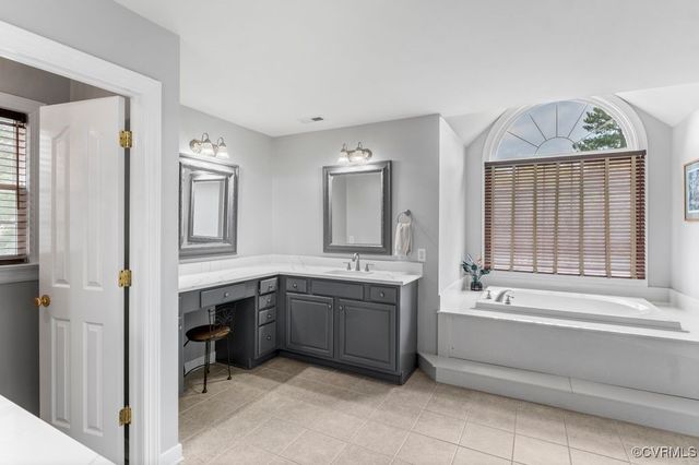 15585 Fox Cove Cir, Moseley, VA 23120