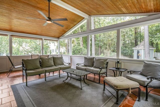 15585 Fox Cove Cir, Moseley, VA 23120