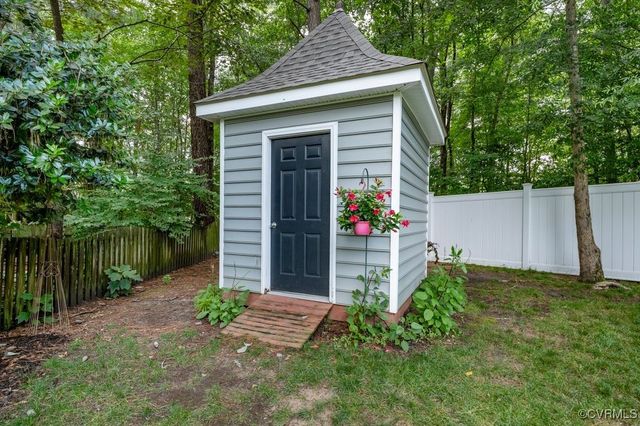 15585 Fox Cove Cir, Moseley, VA 23120
