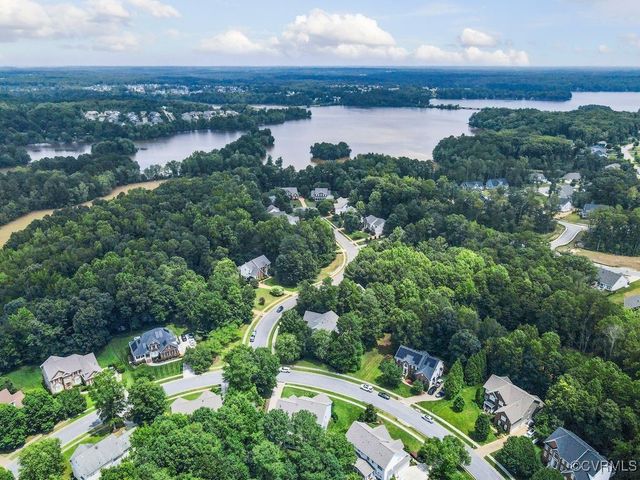 15585 Fox Cove Cir, Moseley, VA 23120