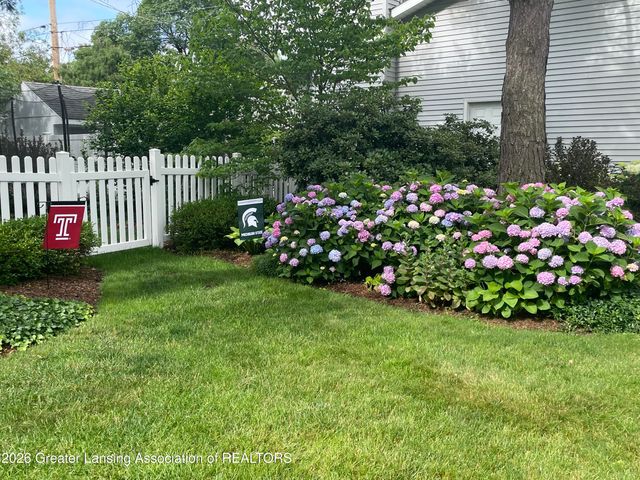 439 Collingwood Drive, East Lansing, MI 48823