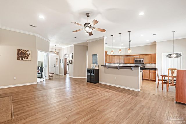 5492 Covered Bridge Ln, Pace, FL 32571