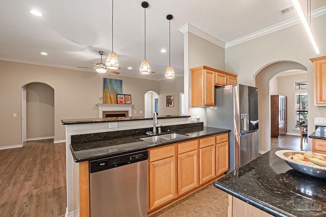5492 Covered Bridge Ln, Pace, FL 32571