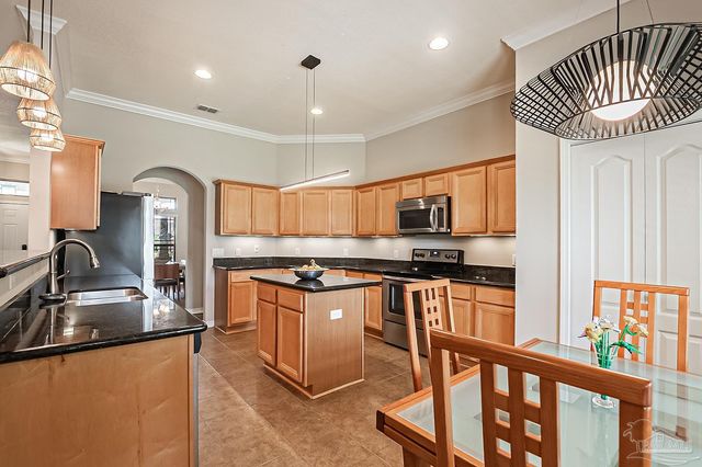 5492 Covered Bridge Ln, Pace, FL 32571