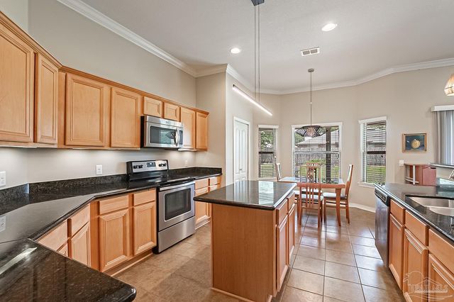 5492 Covered Bridge Ln, Pace, FL 32571