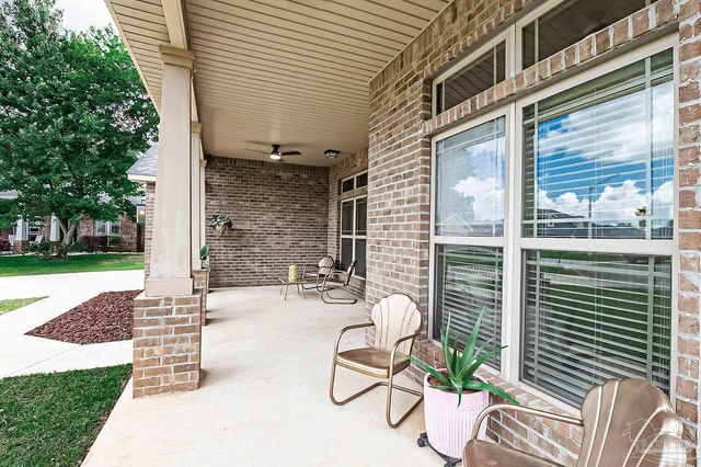 5492 Covered Bridge Ln, Pace, FL 32571