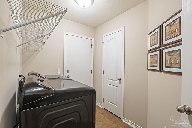 5492 Covered Bridge Ln, Pace, FL 32571