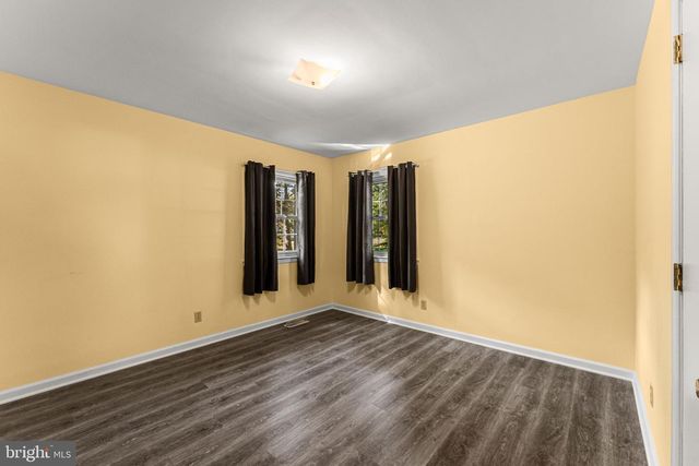 310 E GWYNNFIELD RD, Tappahannock, VA 22560