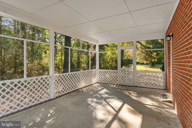 310 E GWYNNFIELD RD, Tappahannock, VA 22560