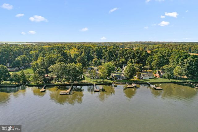 310 E GWYNNFIELD RD, Tappahannock, VA 22560