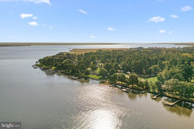 310 E GWYNNFIELD RD, Tappahannock, VA 22560