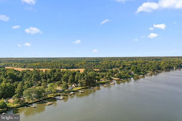 310 E GWYNNFIELD RD, Tappahannock, VA 22560