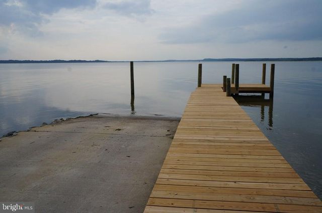 310 E GWYNNFIELD RD, Tappahannock, VA 22560