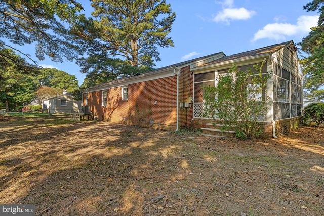 310 E GWYNNFIELD RD, Tappahannock, VA 22560